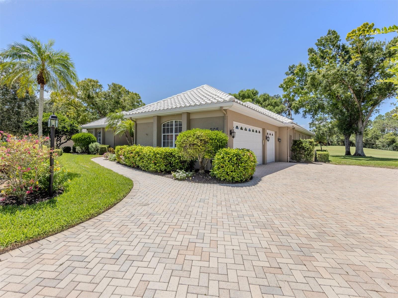 VENICE GOLF & COUNTRY CLUB - Residential