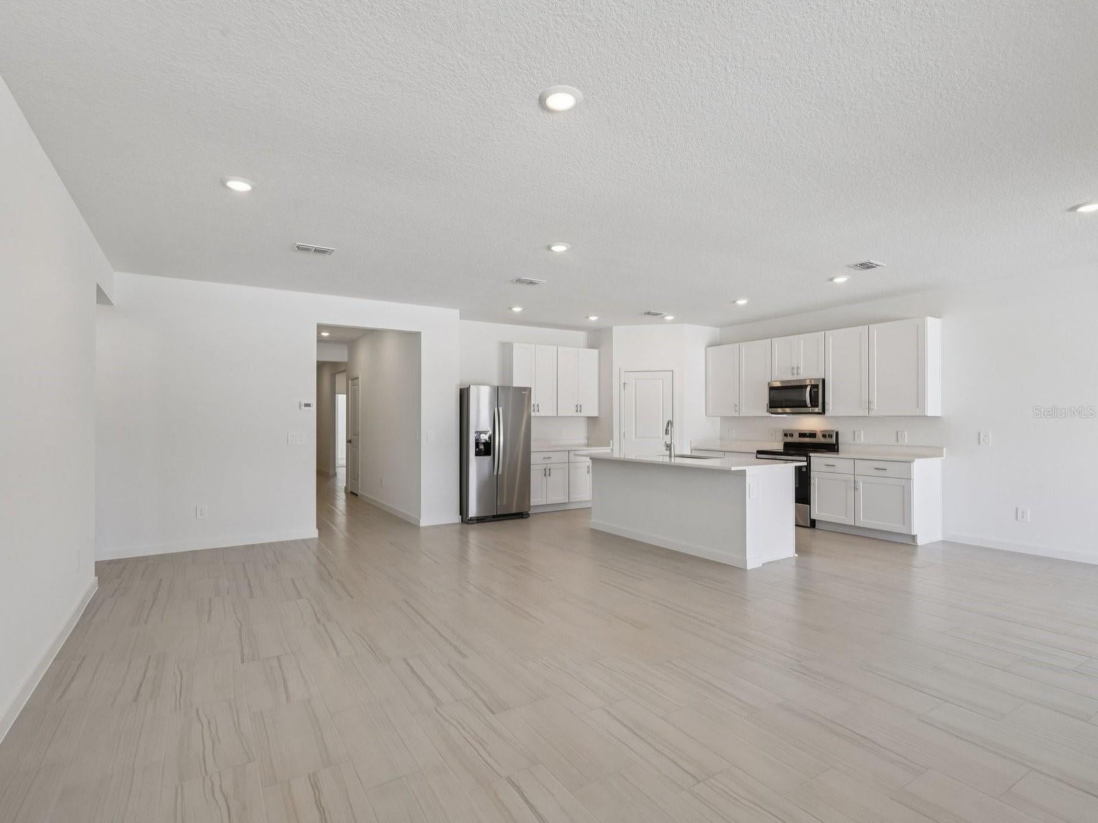33 GARNI DRIVE