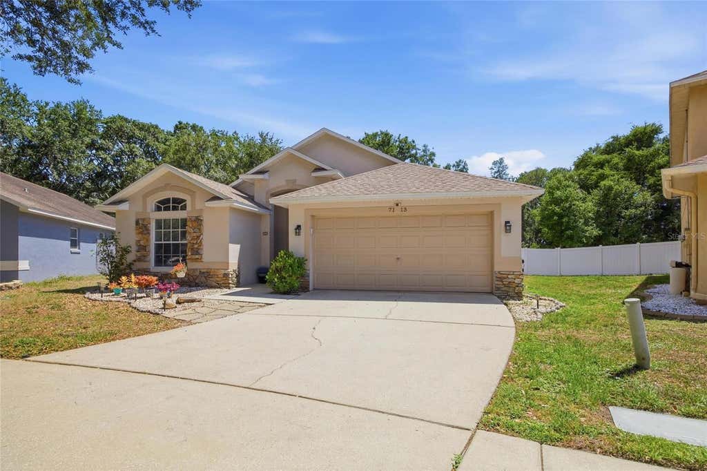 Photo of 7113 Colony Pointe Drive, Riverview, FL 33578 (MLS # TB8531772)