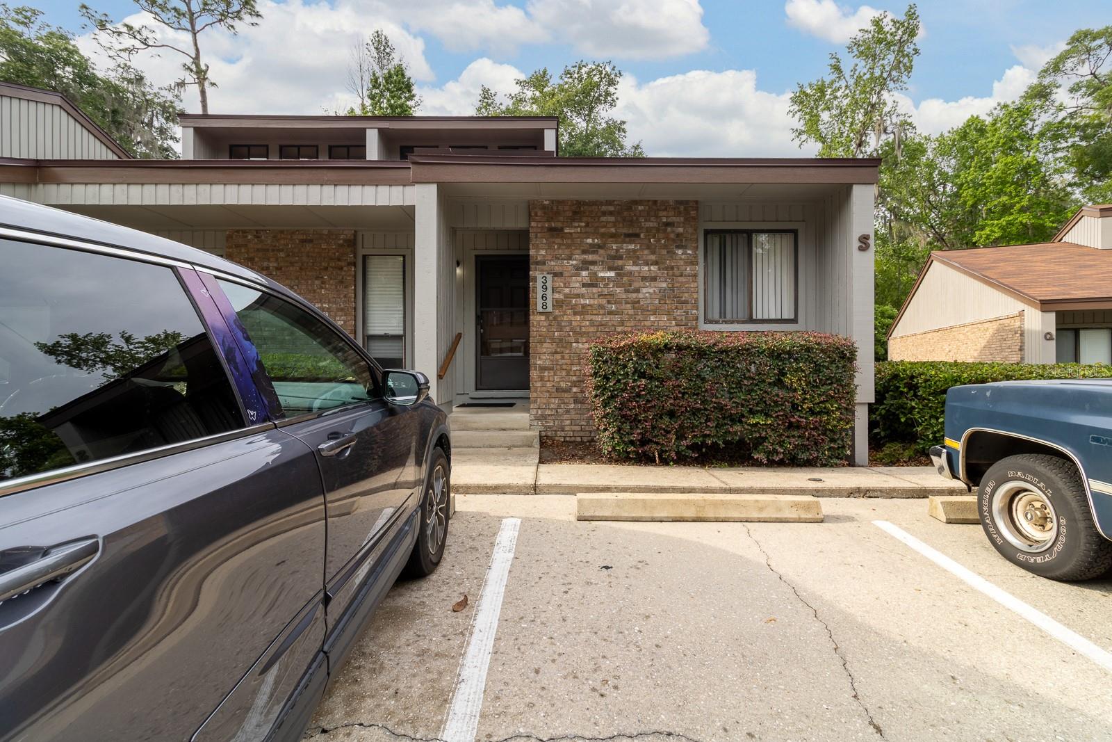 PEBBLE CREEK VILLAS - Residential