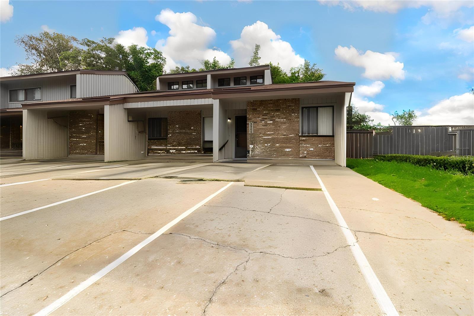 PEBBLE CREEK VILLAS - Residential