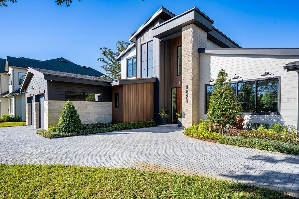 LAKE KNOWLES TERRACE - Residential