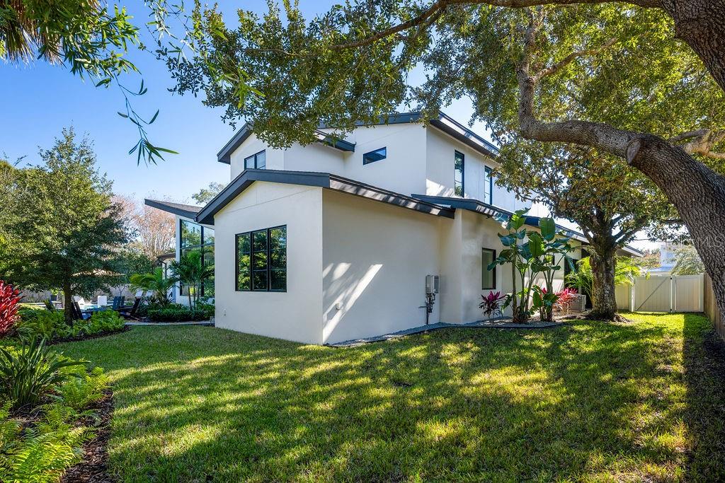 LAKE KNOWLES TERRACE - Residential