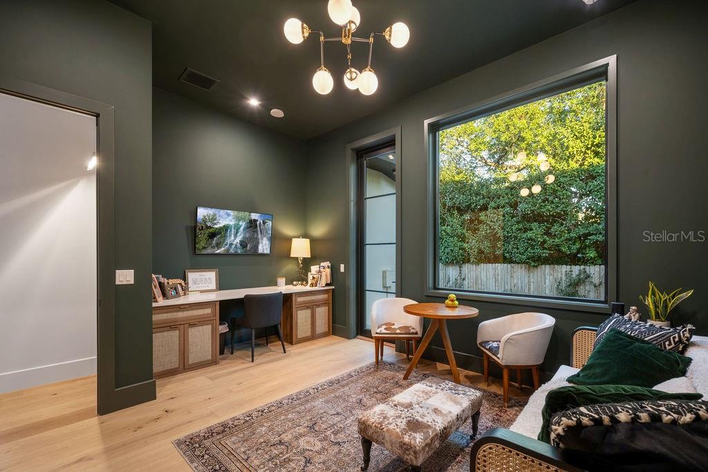 LAKE KNOWLES TERRACE - Residential