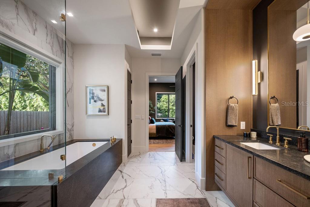 LAKE KNOWLES TERRACE - Residential