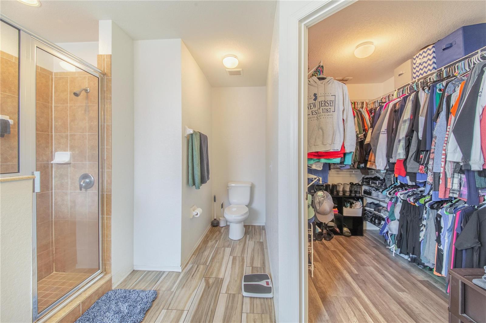 COUNTRY CLUB TRAILS - Residential