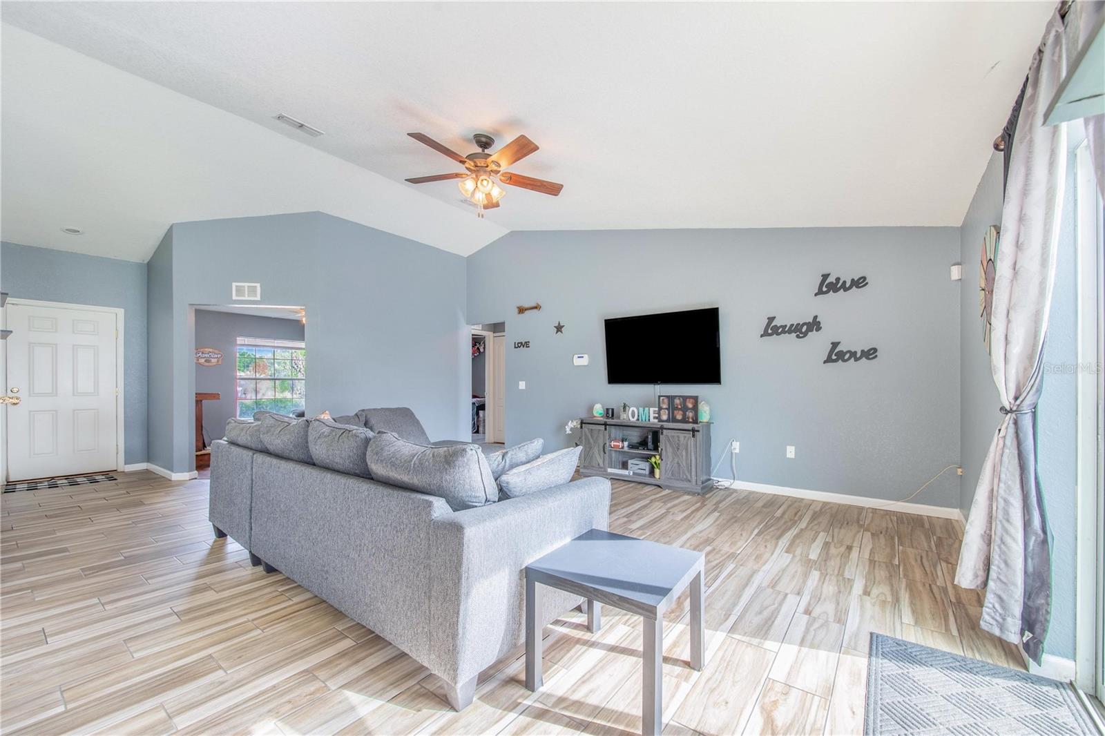 COUNTRY CLUB TRAILS - Residential