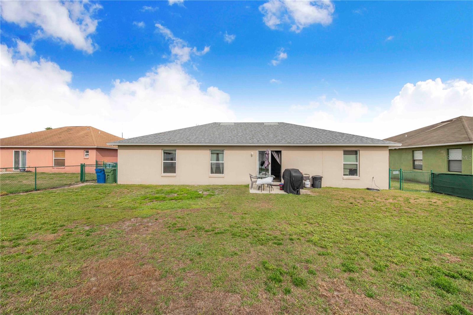 COUNTRY CLUB TRAILS - Residential