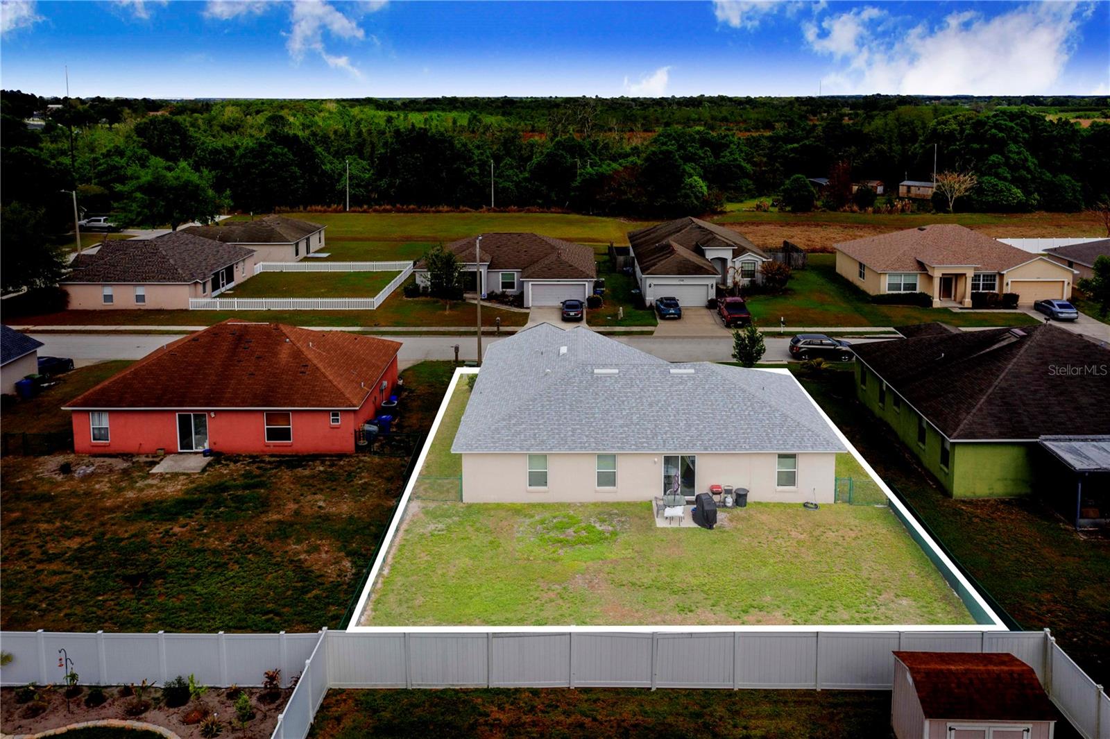 COUNTRY CLUB TRAILS - Residential