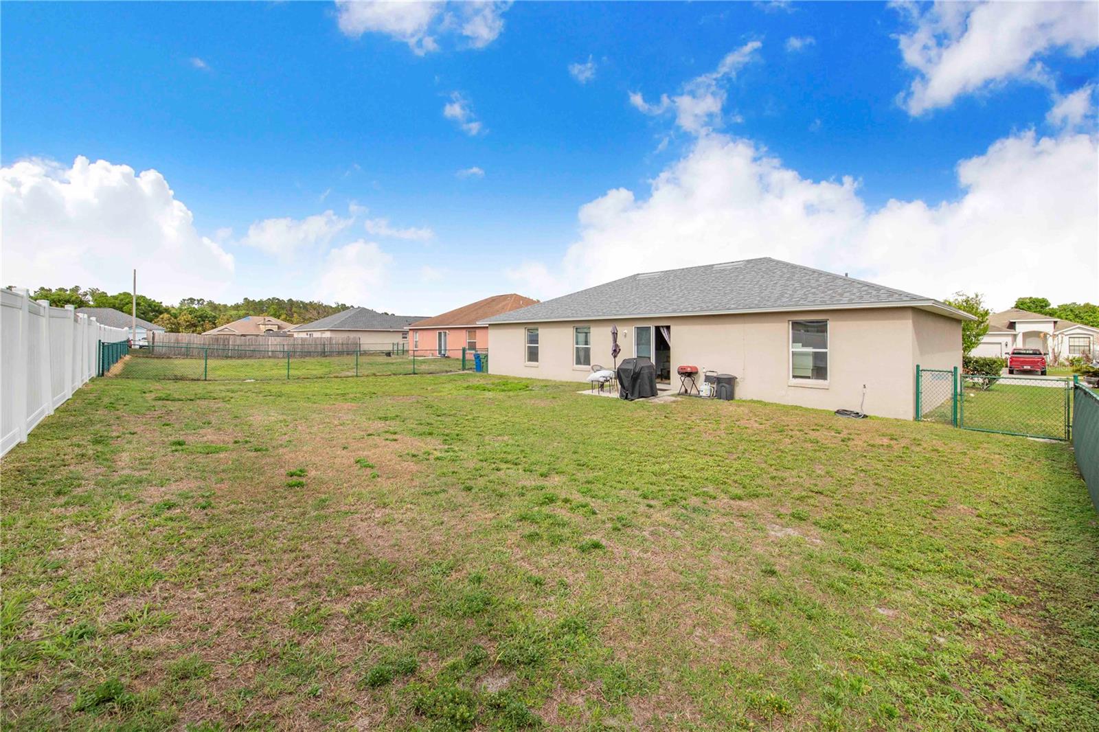 COUNTRY CLUB TRAILS - Residential