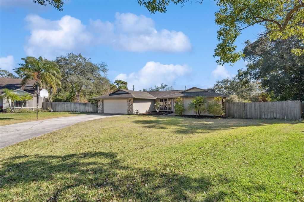 Photo of 120 E Cumberland Circle, Longwood, FL 32779 (MLS # O6372231)