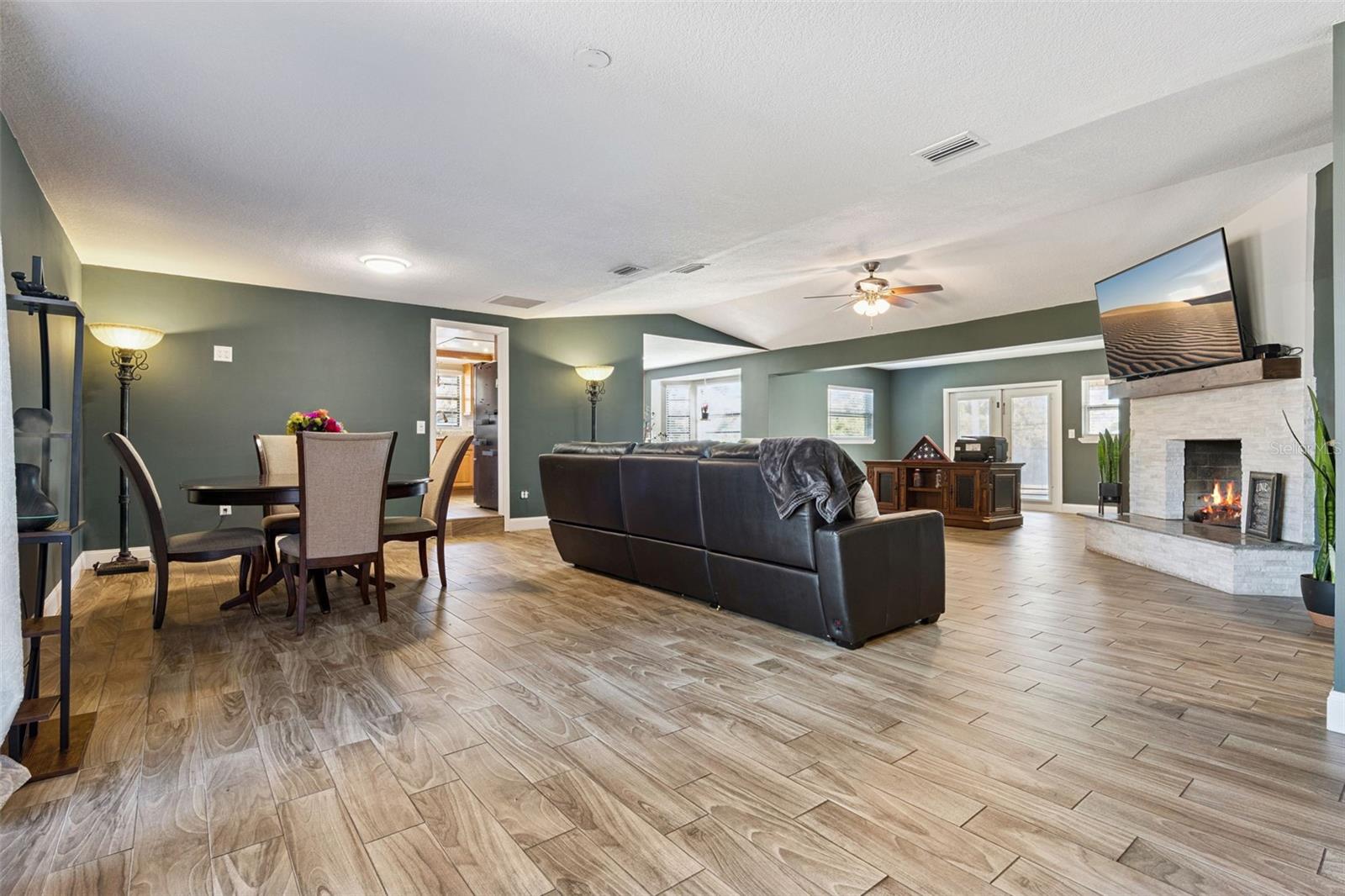 WEKIVA HUNT CLUB 3 FOX HUNT SEC 3 - Residential