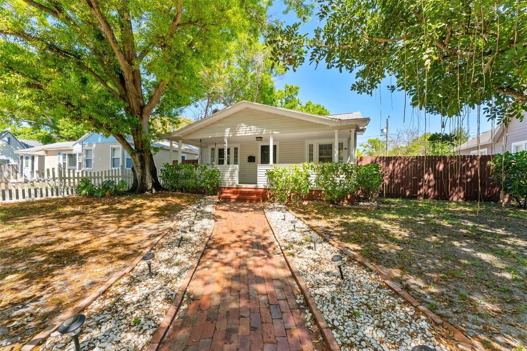 Photo of 4221 1st Avenue N, St Petersburg, FL 33713 (MLS # TB8489859)