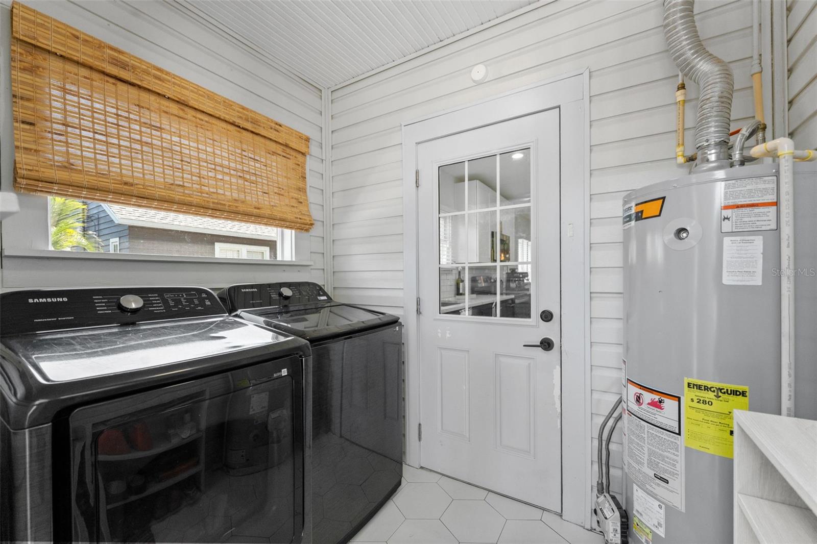 INTER BAY - Residential