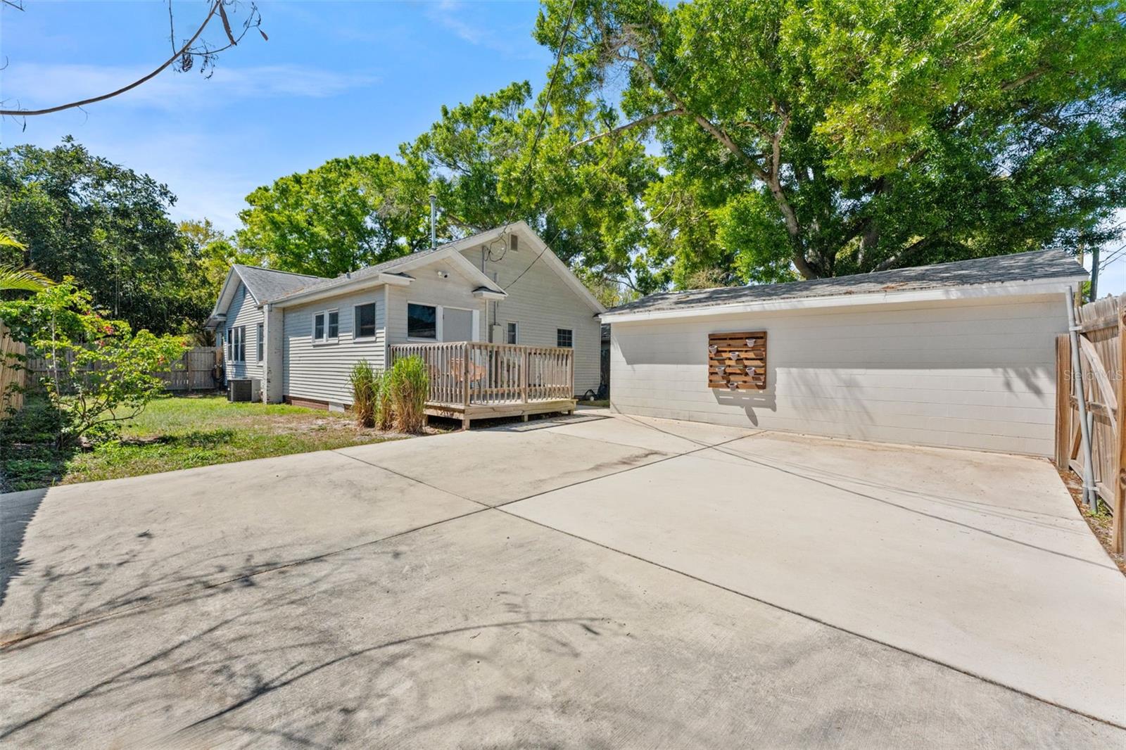 INTER BAY - Residential