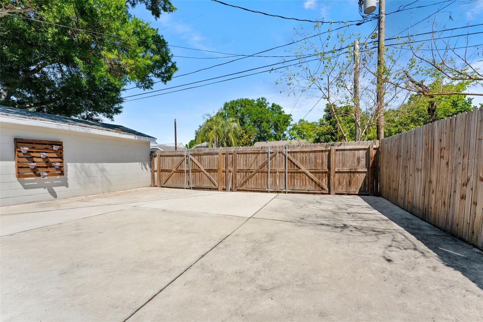 INTER BAY - Residential