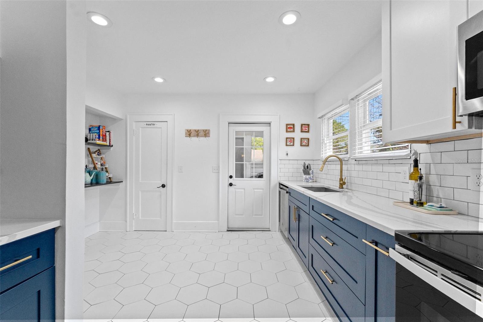 INTER BAY - Residential