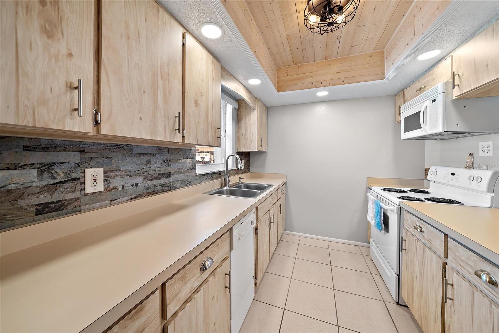 CURRY CREEK CONDO VILLA - Residential