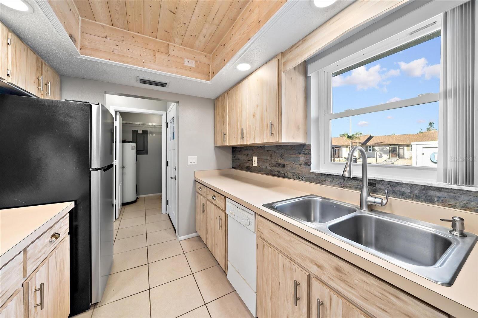 CURRY CREEK CONDO VILLA - Residential