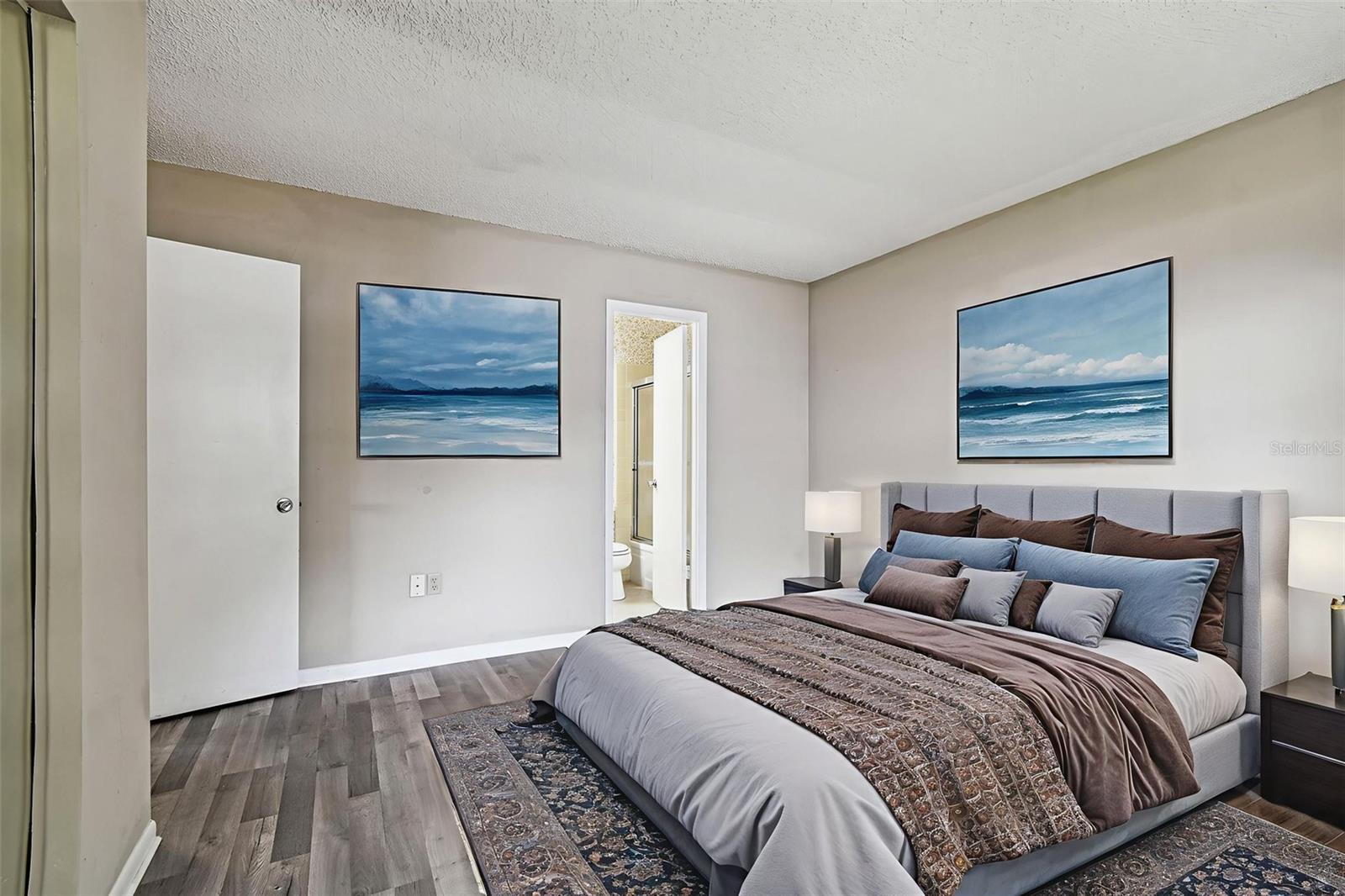 1803 PINEAPPLE PALM COURT