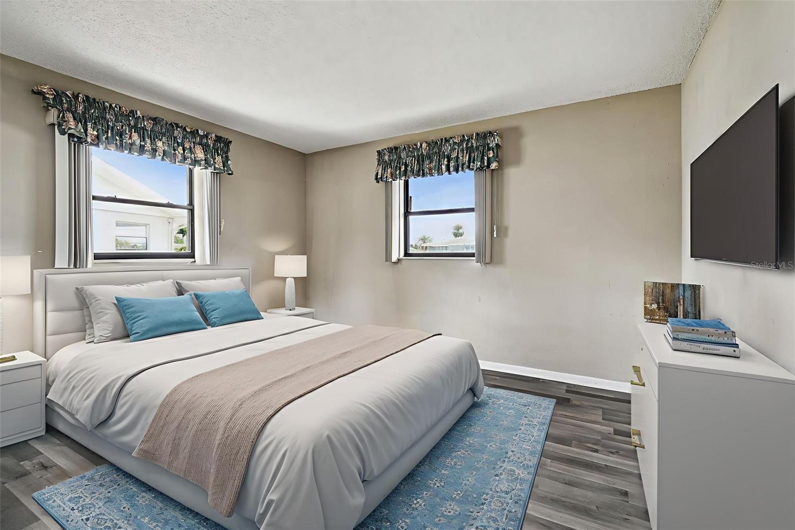 1803 PINEAPPLE PALM COURT