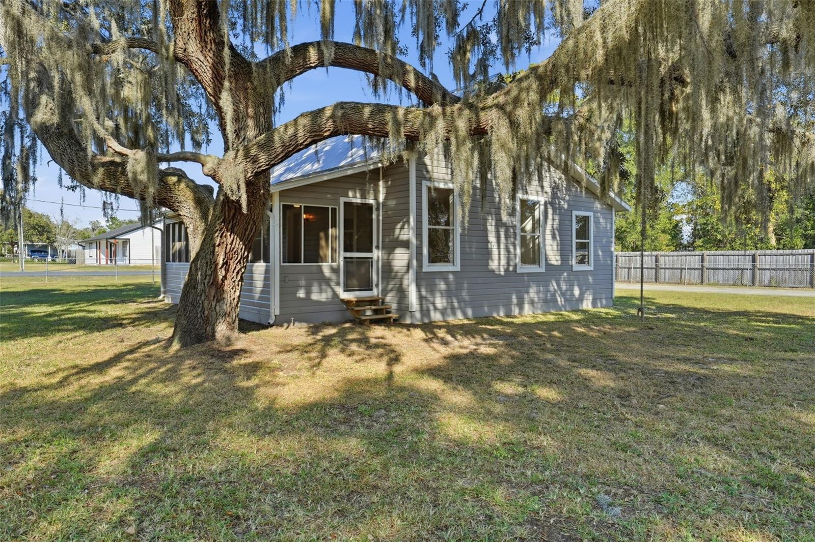 EAST UMATILLA - Residential