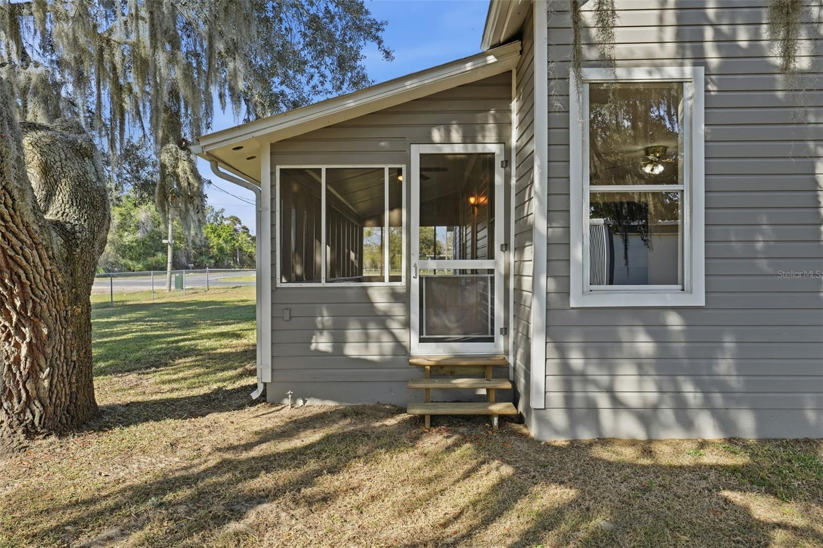 EAST UMATILLA - Residential