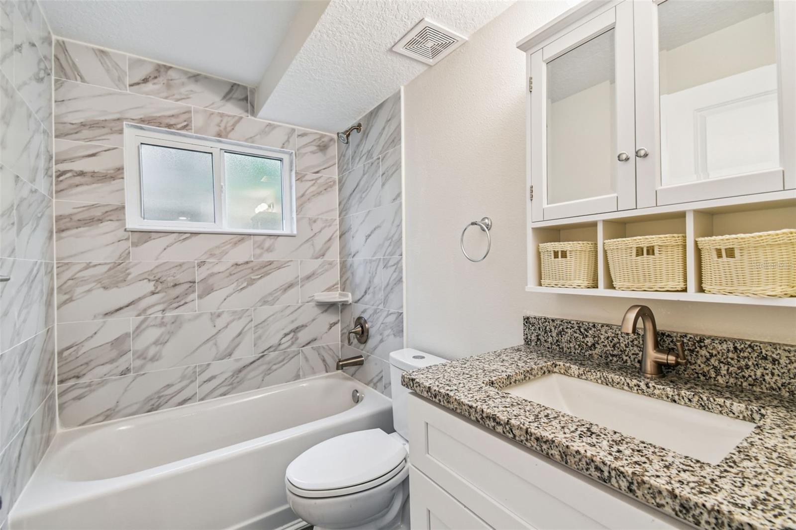 GRAY GABLES - Residential Lease