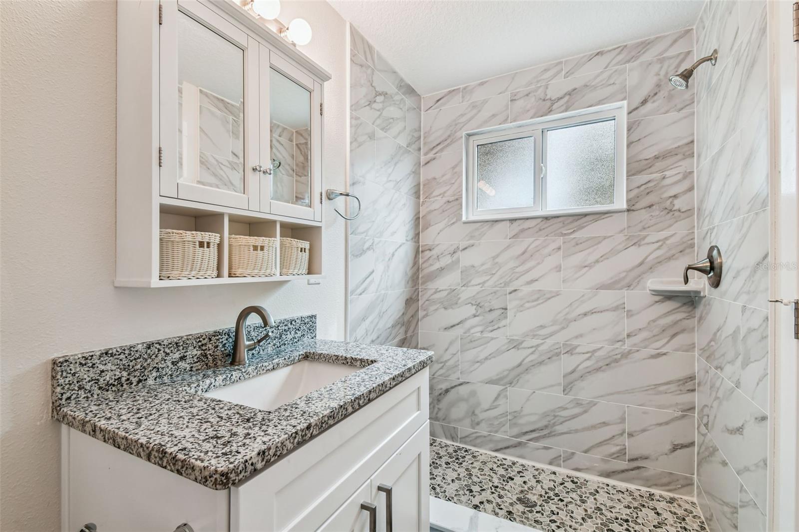 GRAY GABLES - Residential Lease