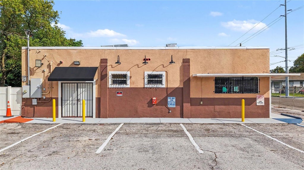 Photo of 3402 N 15th Street, Tampa, FL 33605 (MLS # TB8554041)
