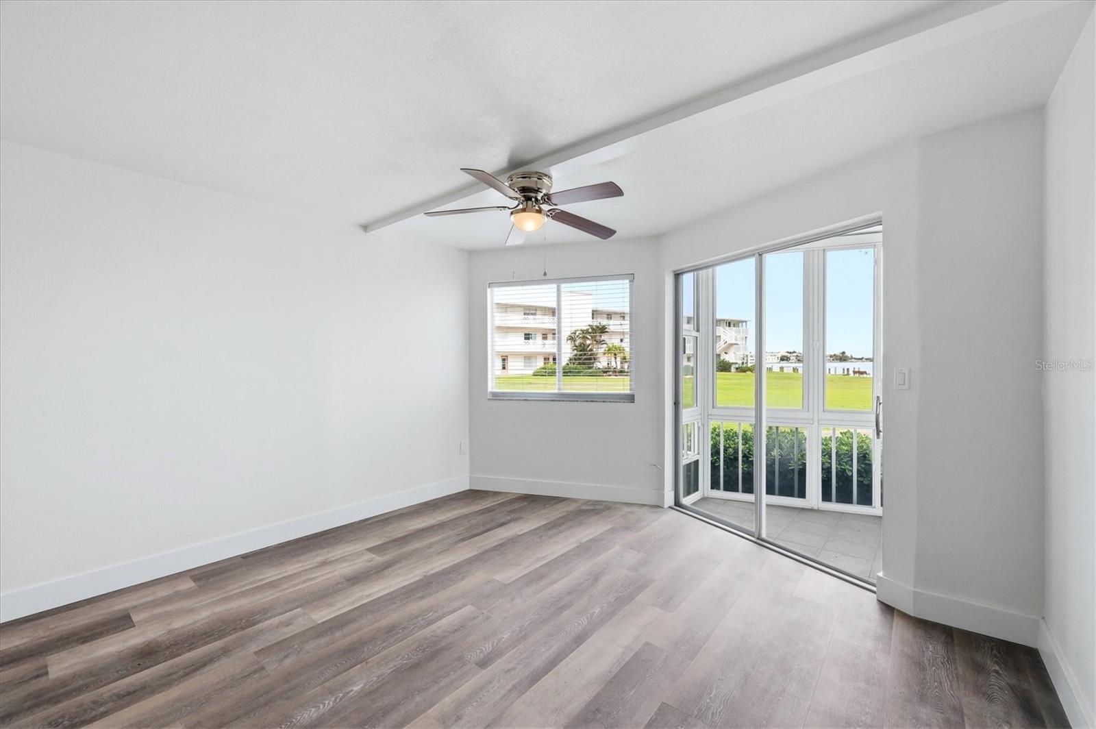 769 JOHN RINGLING BOULEVARD 4
