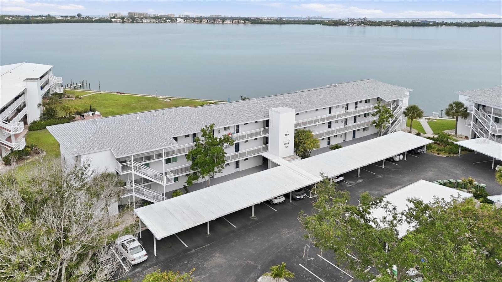 769 JOHN RINGLING BOULEVARD 4