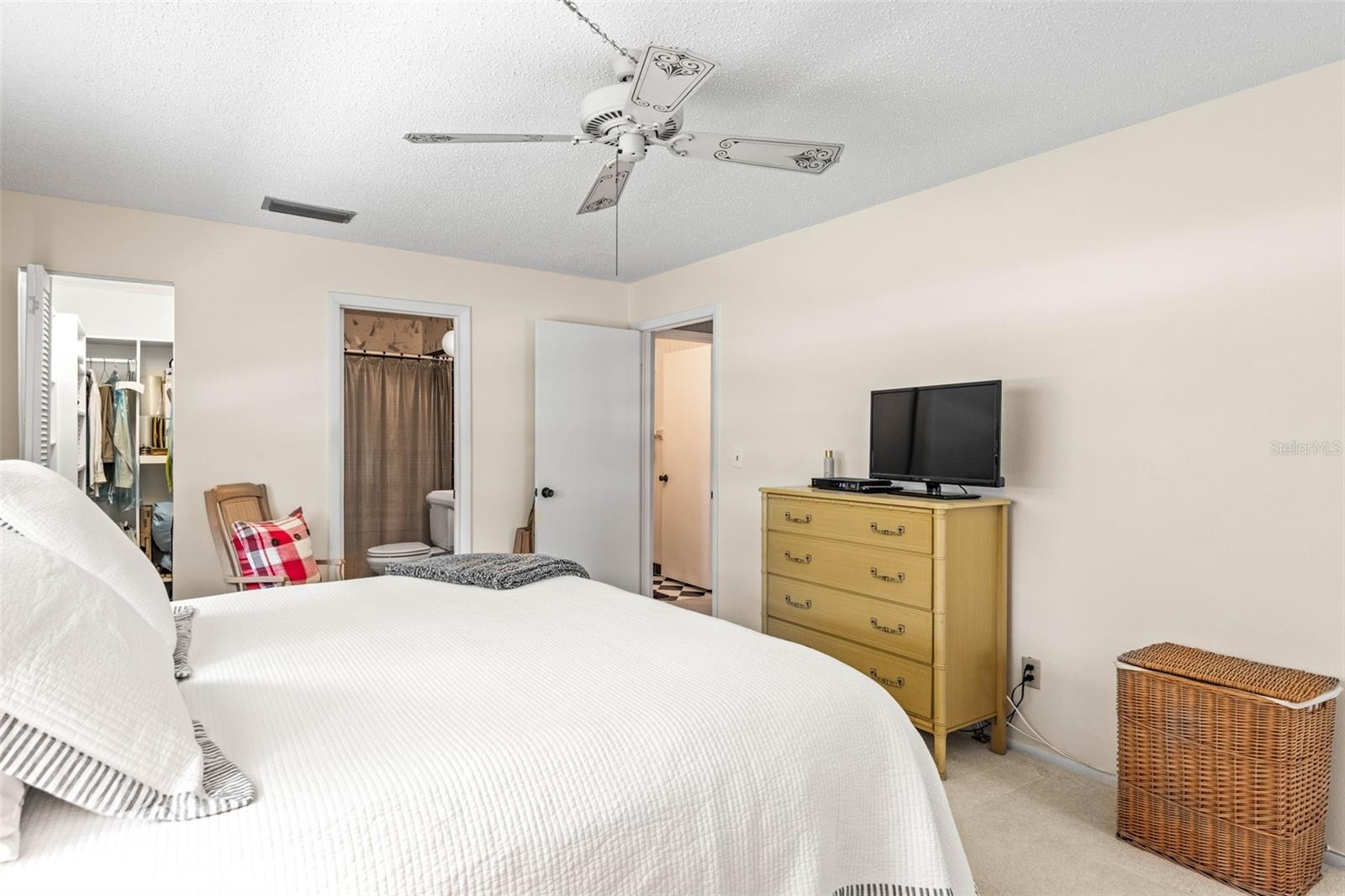 GARDENS THE CONDO - Residential