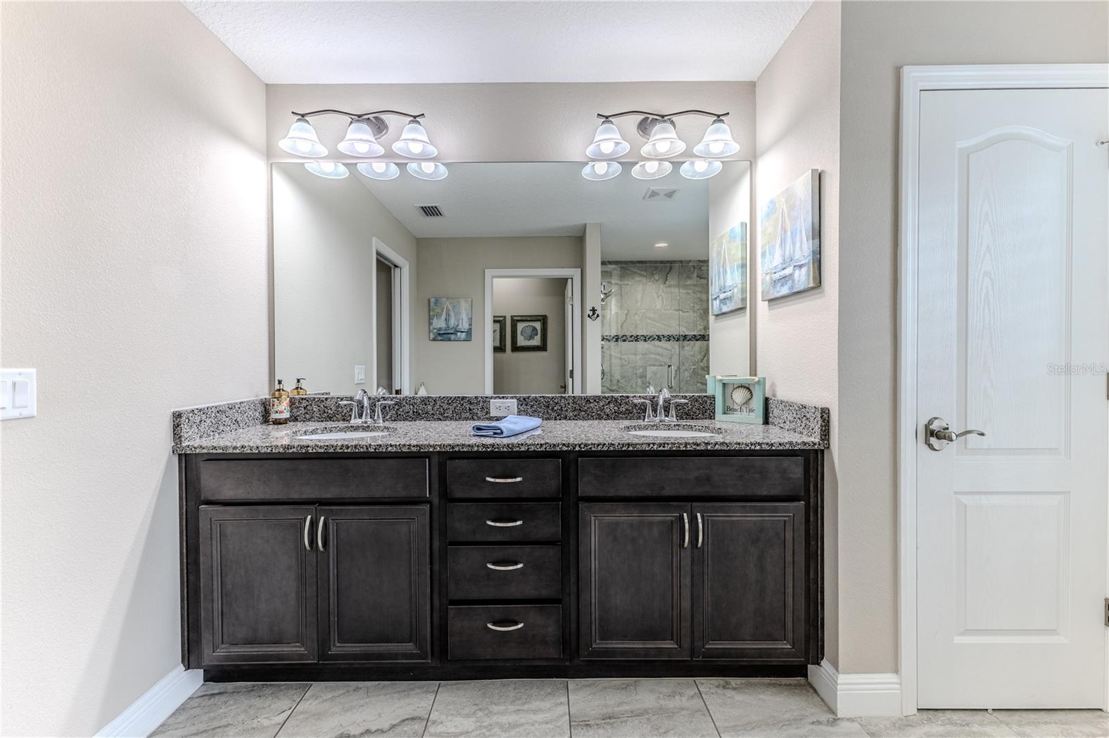 ROYAL HIGHLANDS - Residential