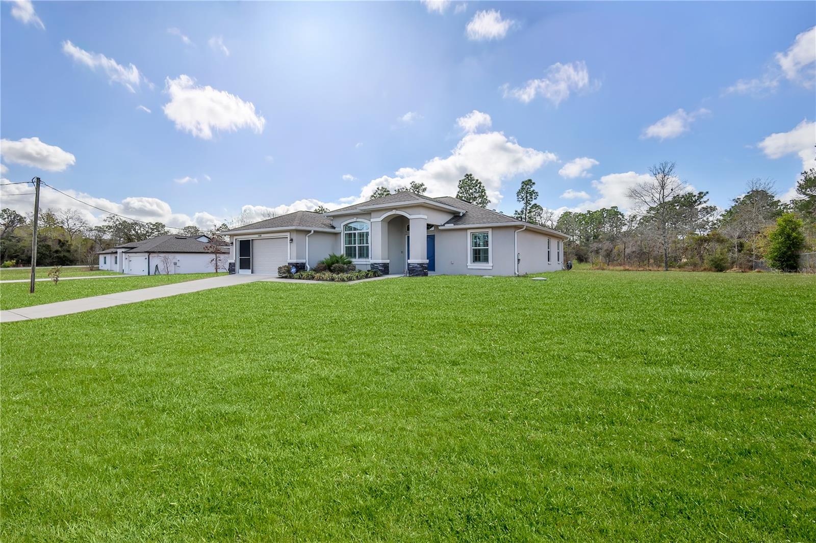 ROYAL HIGHLANDS - Residential