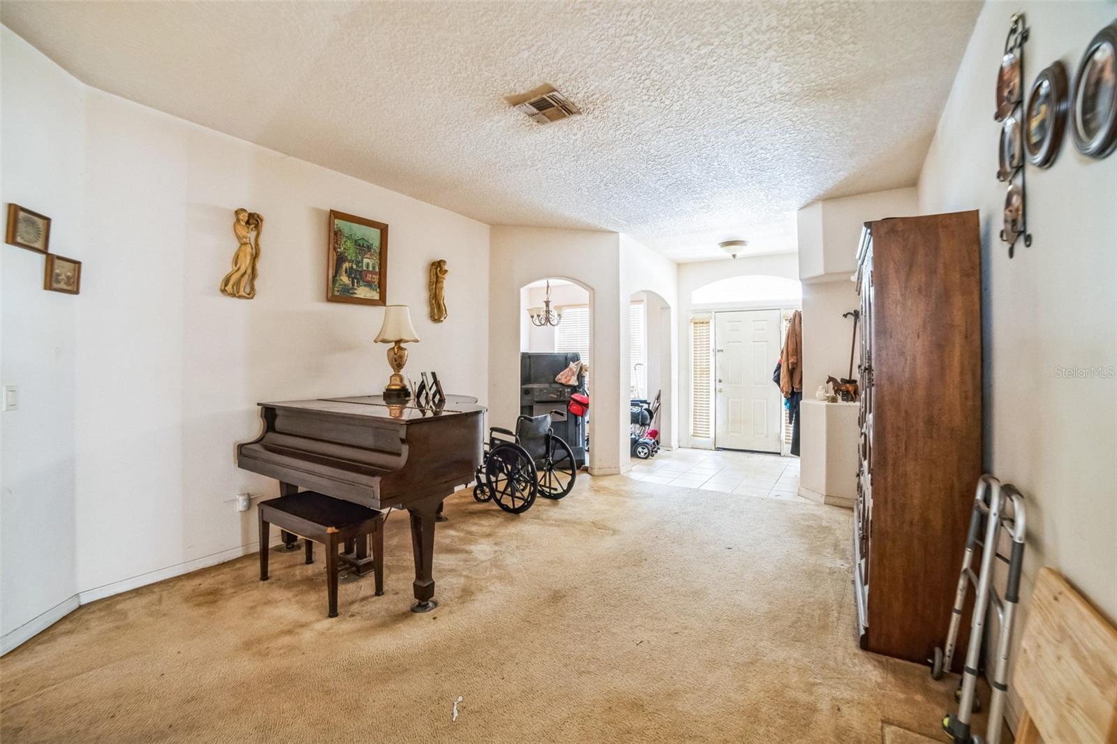 3840 GLENFORD DRIVE