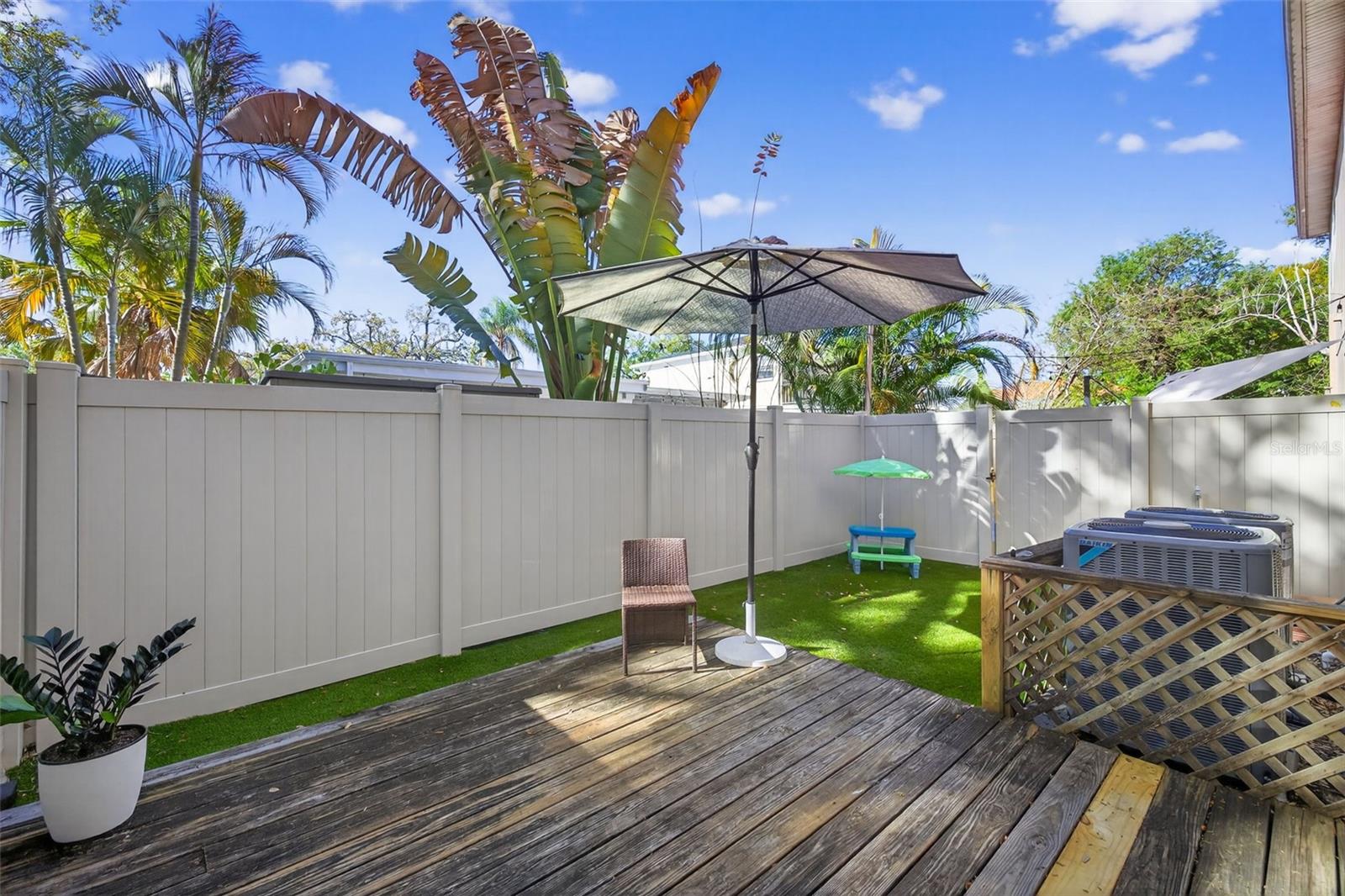 TOWNHOUSES AT GRANADA - Residential