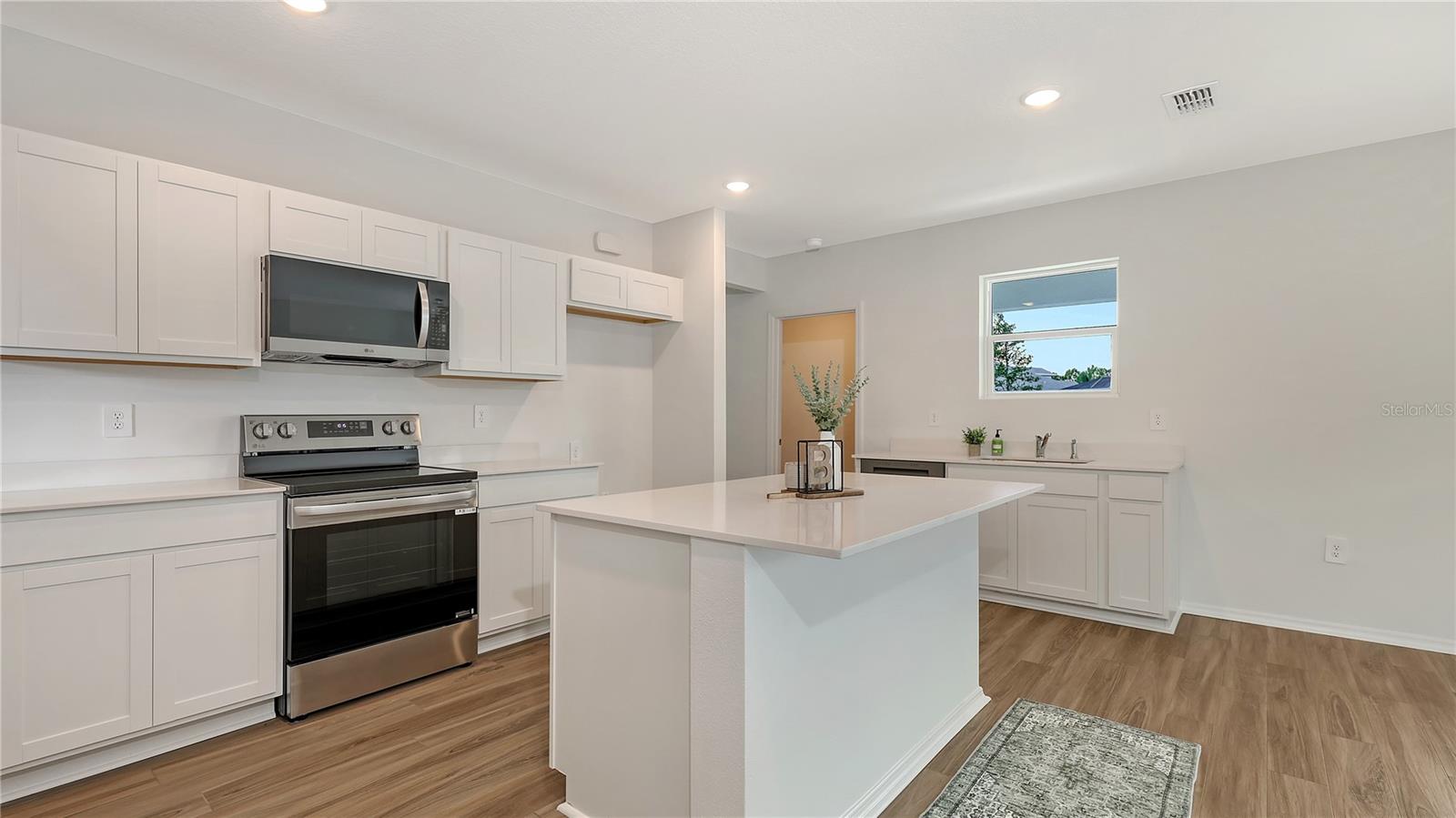 4410 HAWTHORN AVENUE