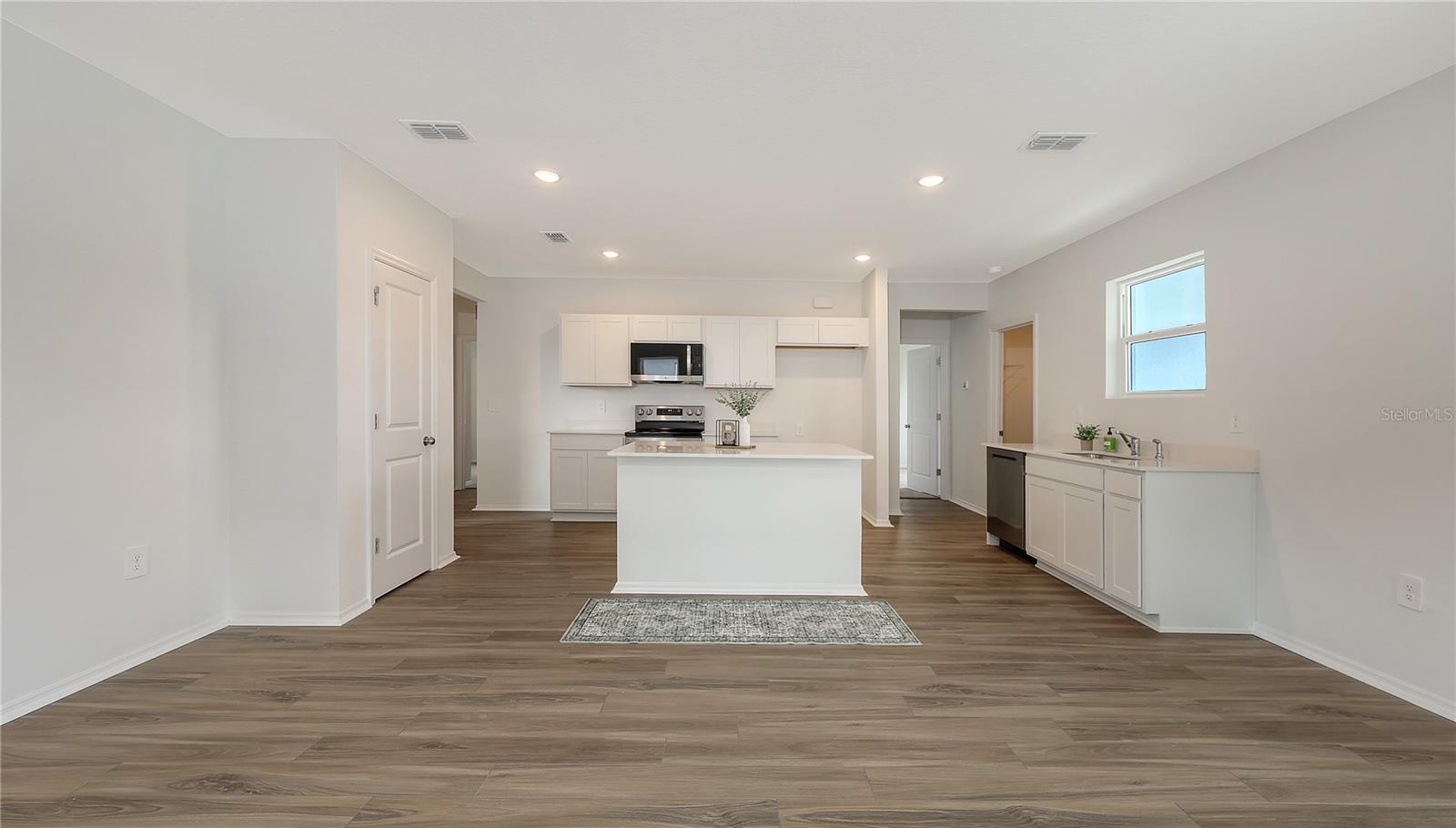 4410 HAWTHORN AVENUE