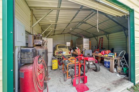 A home in DUNNELLON