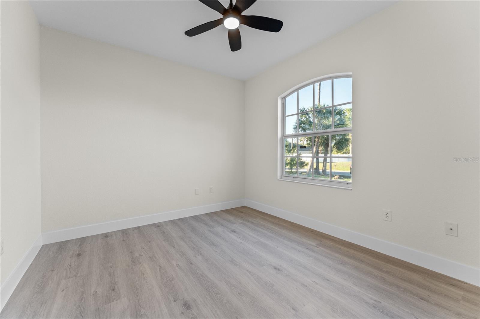 PORT CHARLOTTE SUB 05 - Residential Lease