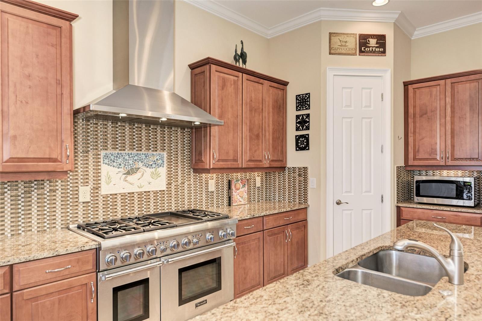 1058 BLUFFWOOD DRIVE