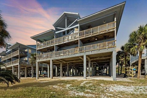 A home in CEDAR KEY