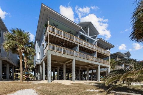 A home in CEDAR KEY