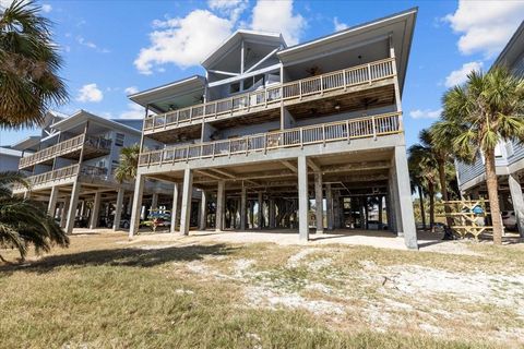 A home in CEDAR KEY