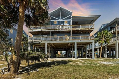 A home in CEDAR KEY