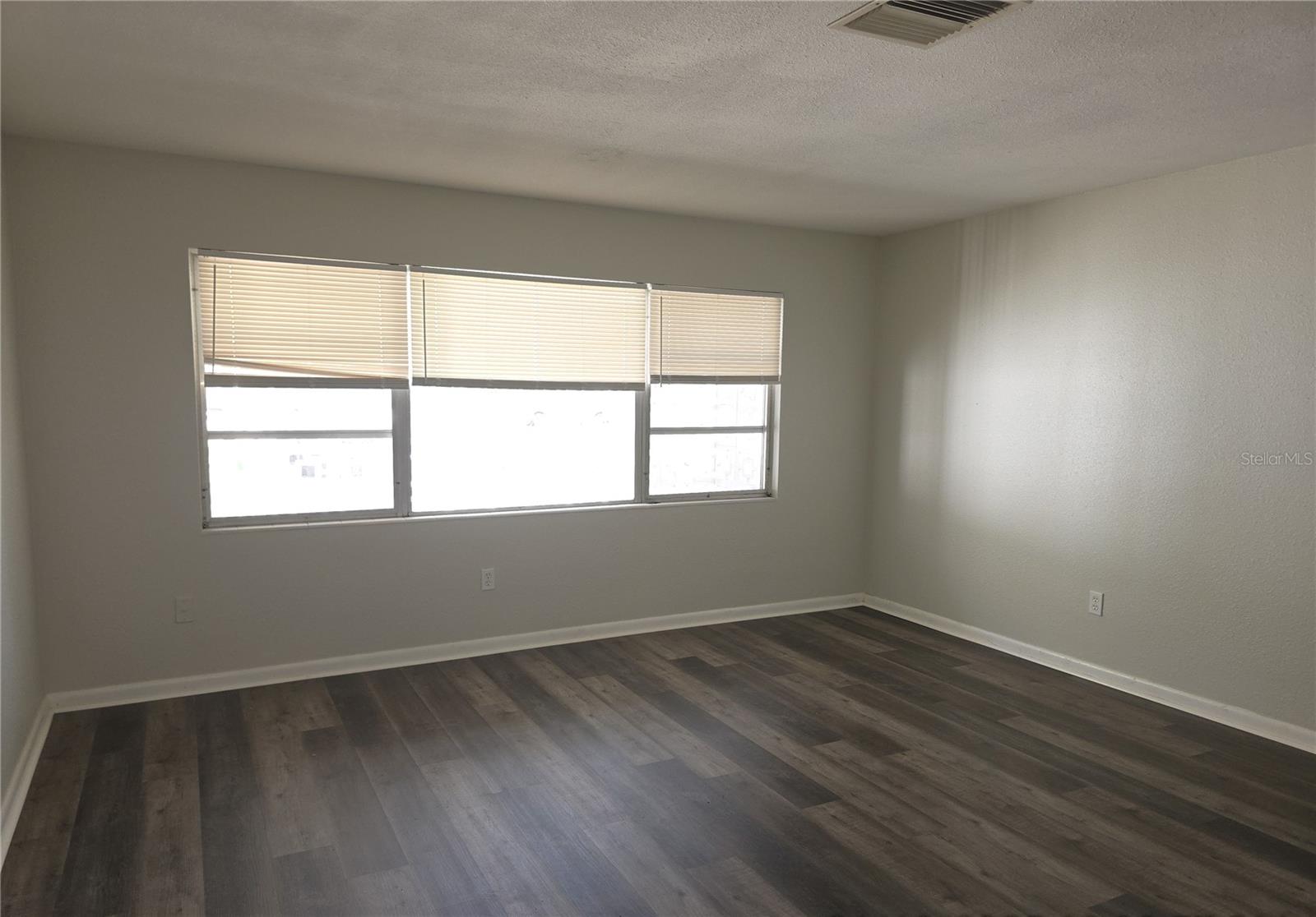 1447 JASMINE WAY