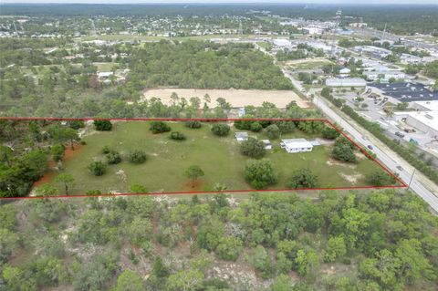 A home in BROOKSVILLE