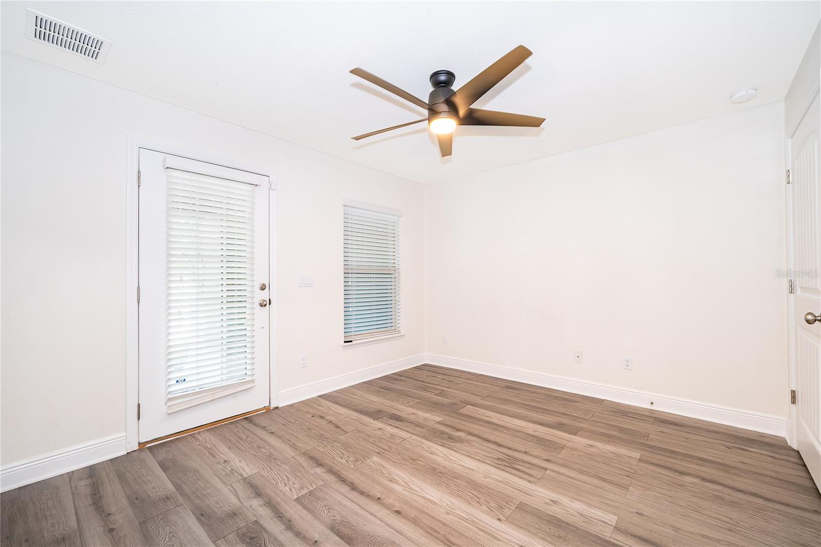 10061 TOWN LAKE DRIVE