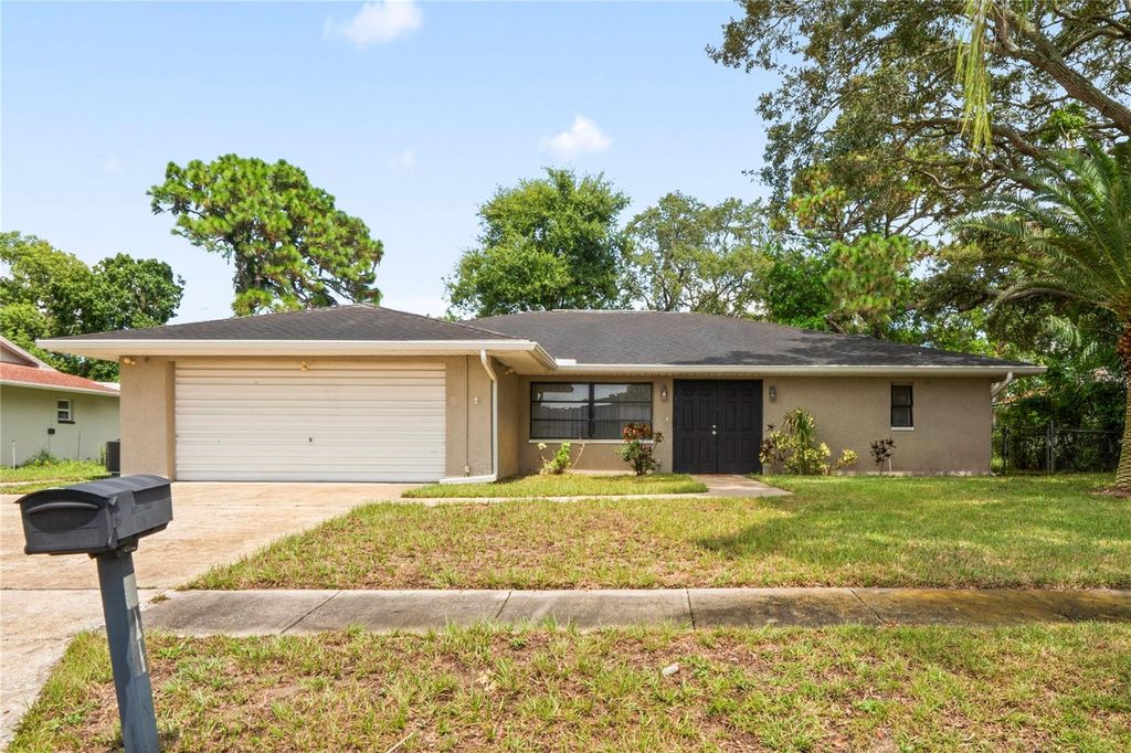 Photo of 422 Treasure Drive, Tarpon Springs, FL 34689 (MLS # W7878101)